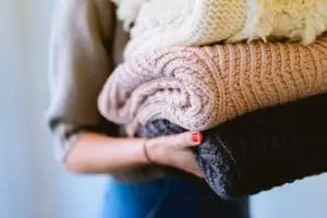 How to Make Your Travel Nurse Housing Cozy This Winter