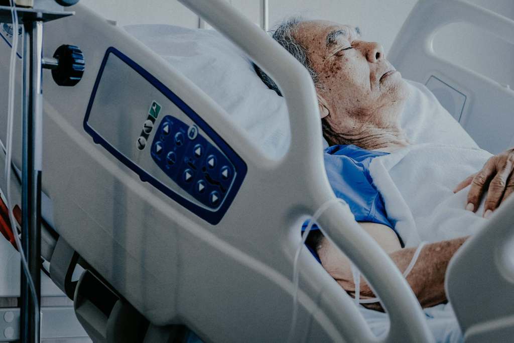 med surg travel nurse requirements
