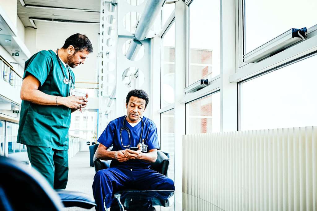 travel nurse pair