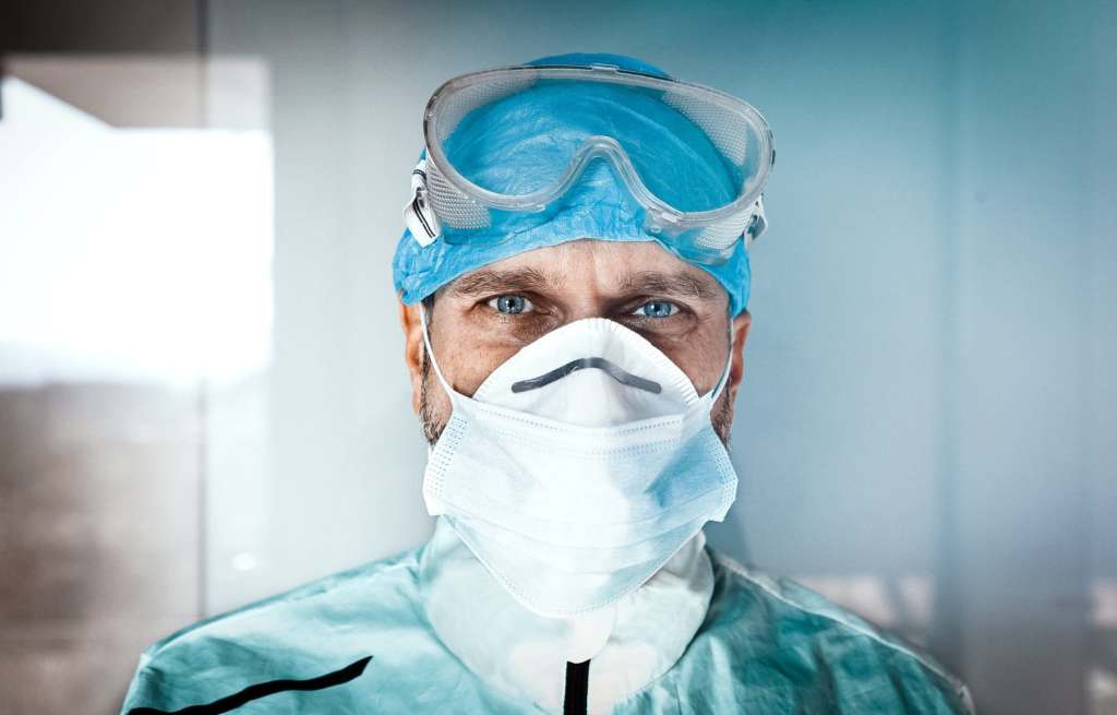 Travel Nurses Share What It's Like Working Med-Surg, PCU & COVID-19 Units travel nurse tired from coronavirus