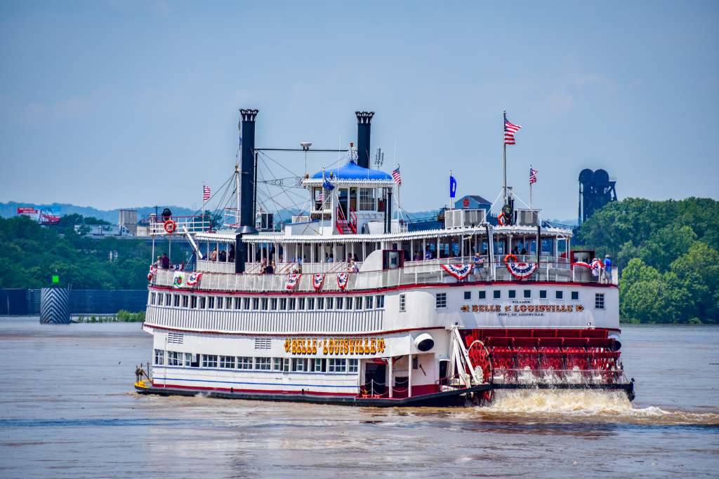 Must-see places in Kentucky include the steamboat The Belle of Louisville, a National Historic Landmark. 
