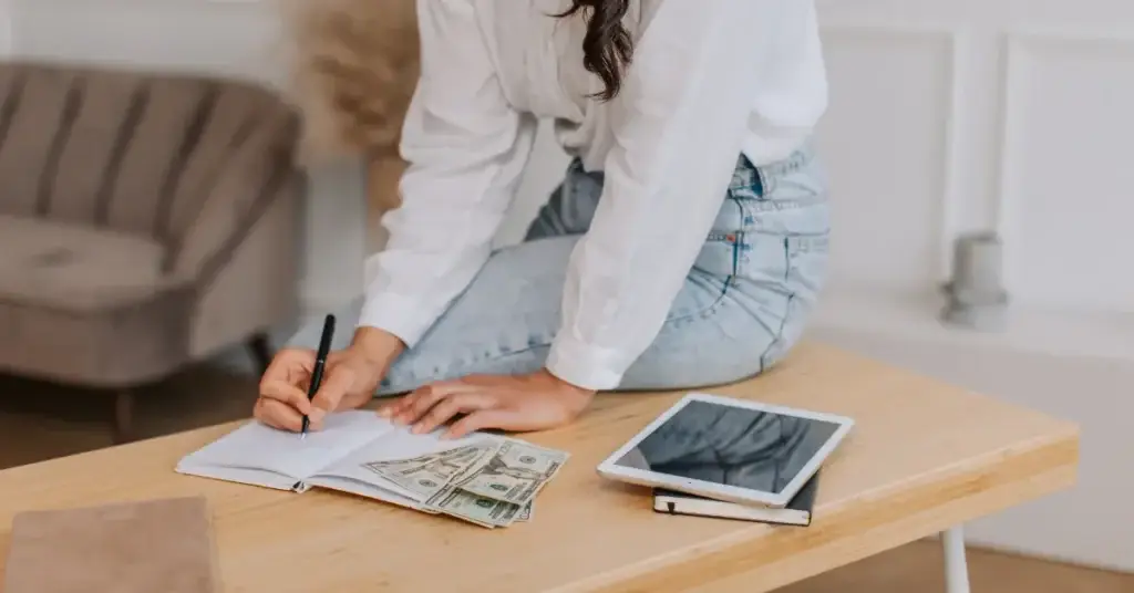 travel nurse budgeting